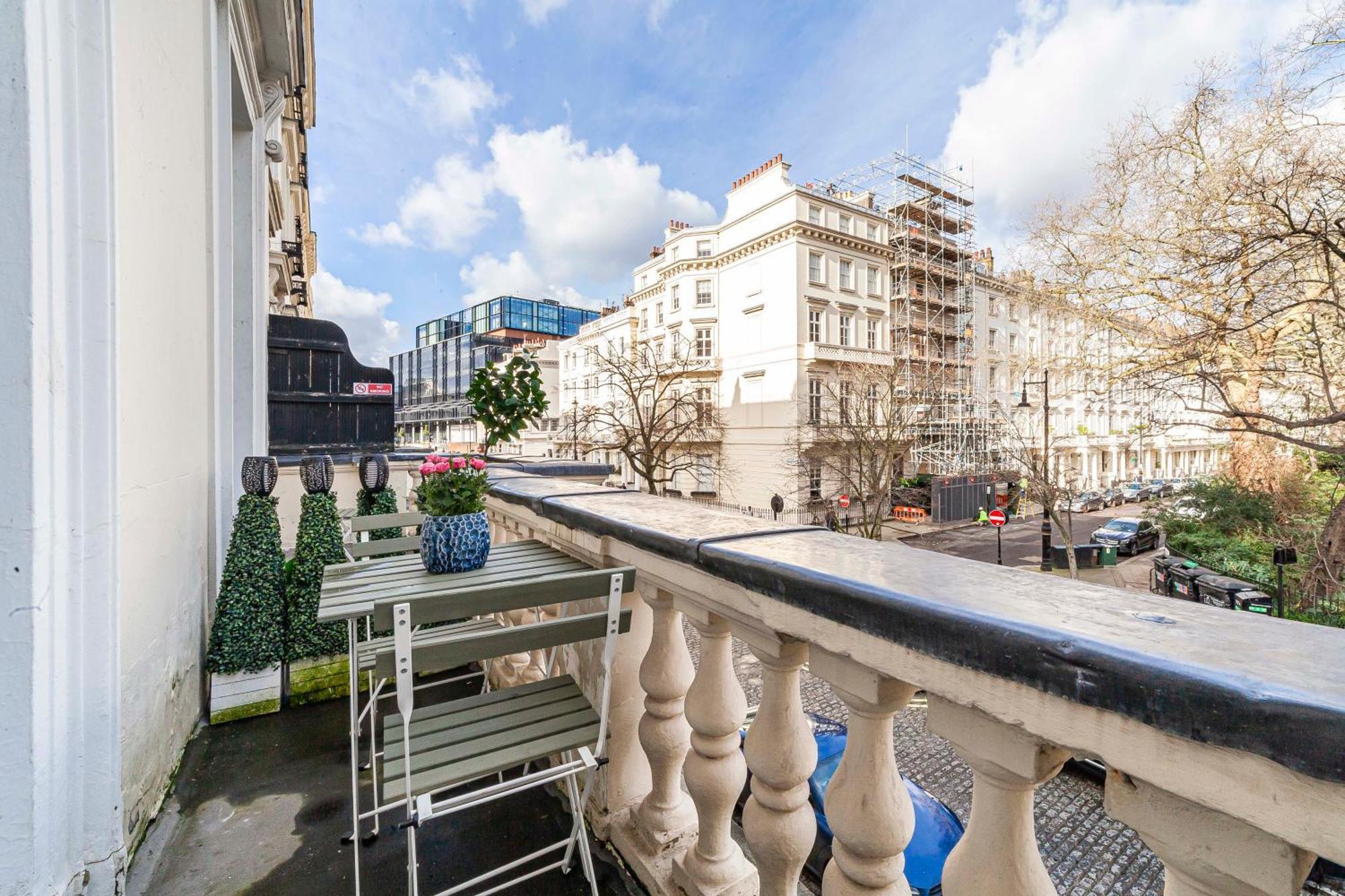 Jubilee Hotel Victoria London Exterior photo