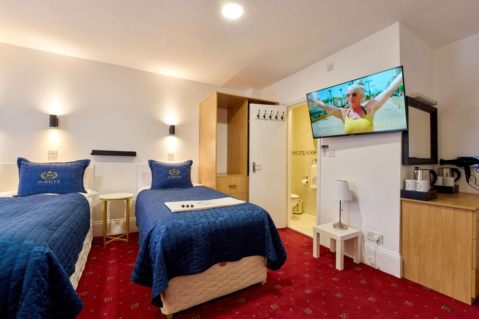 Jubilee Hotel Victoria London Exterior photo