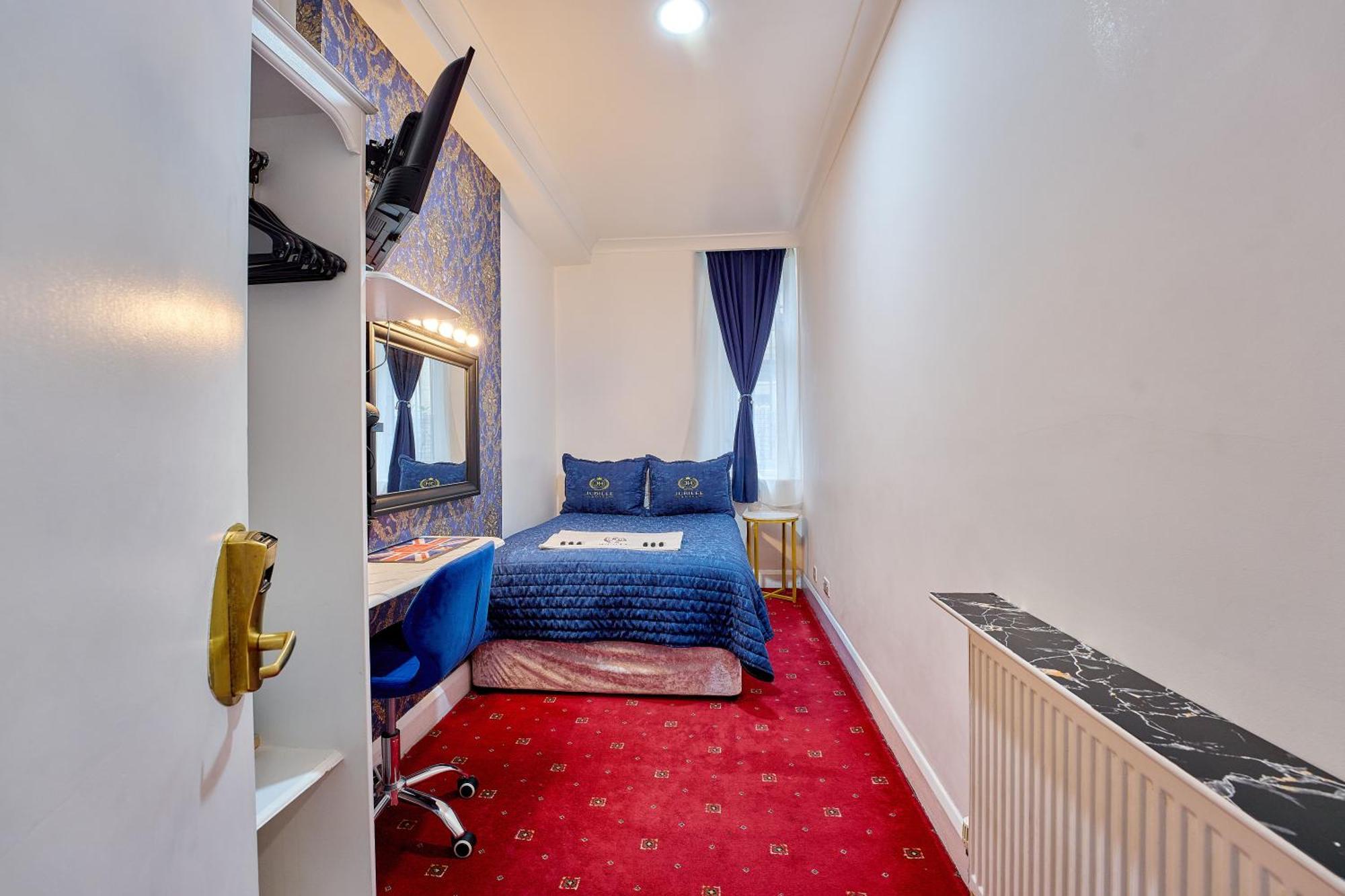Jubilee Hotel Victoria London Exterior photo