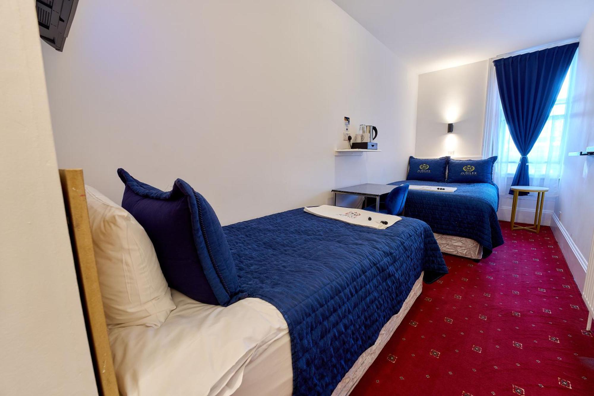 Jubilee Hotel Victoria London Exterior photo