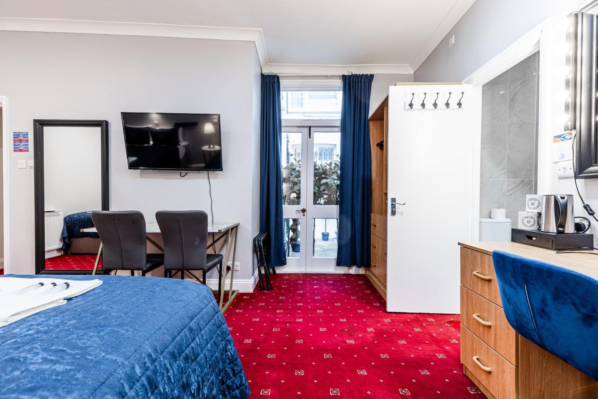 Jubilee Hotel Victoria London Exterior photo