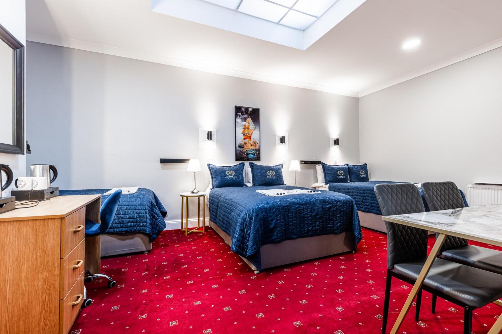 Jubilee Hotel Victoria London Exterior photo