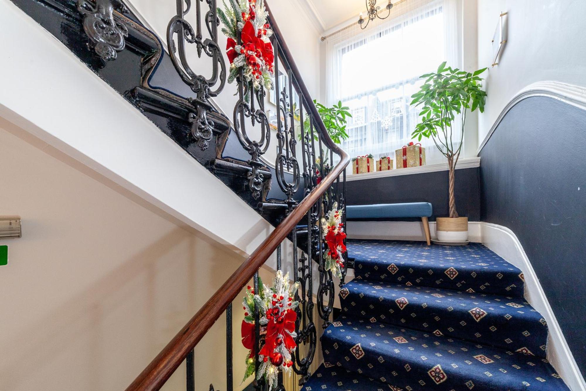 Jubilee Hotel Victoria London Exterior photo