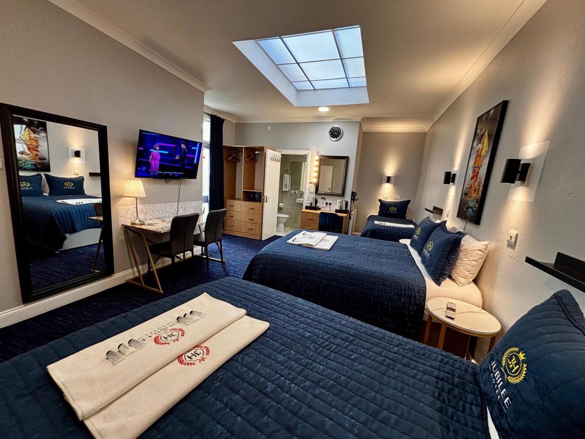 Jubilee Hotel Victoria London Exterior photo